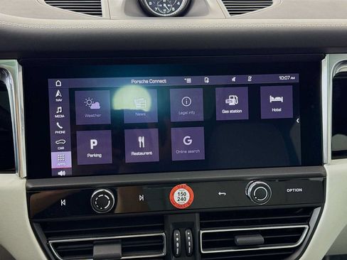 Certified 2026 Porsche Macan AWD/4WD image 17