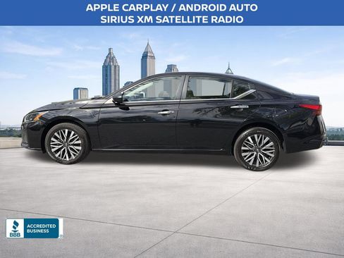 Used 2024 Nissan Altima 2.5 SV AWD/4WD image 2