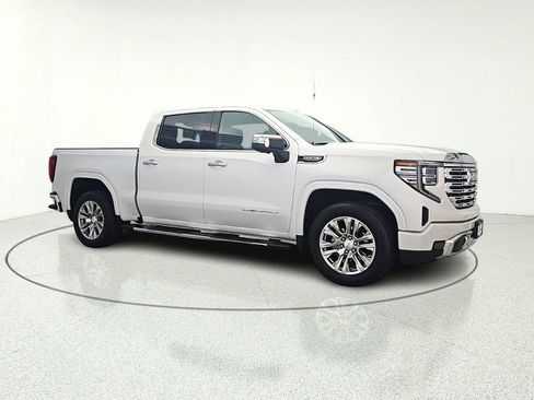 Used 2022 GMC Sierra 1500 Denali AWD/4WD image 2