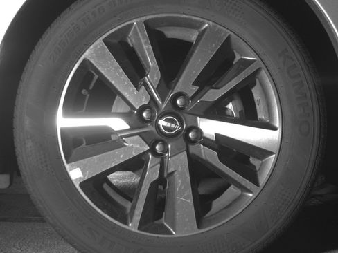 Used 2025 Nissan Versa SV FWD image 16