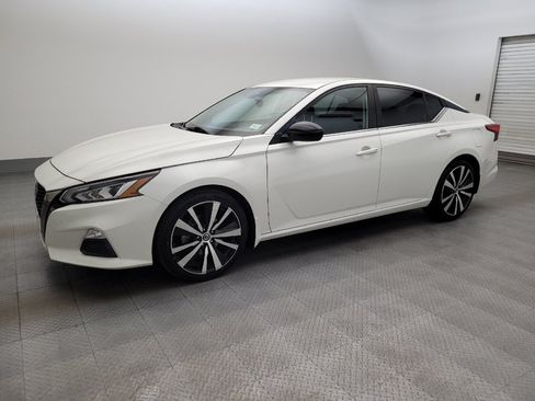 Used 2020 Nissan Altima 2.5 SR FWD image 2
