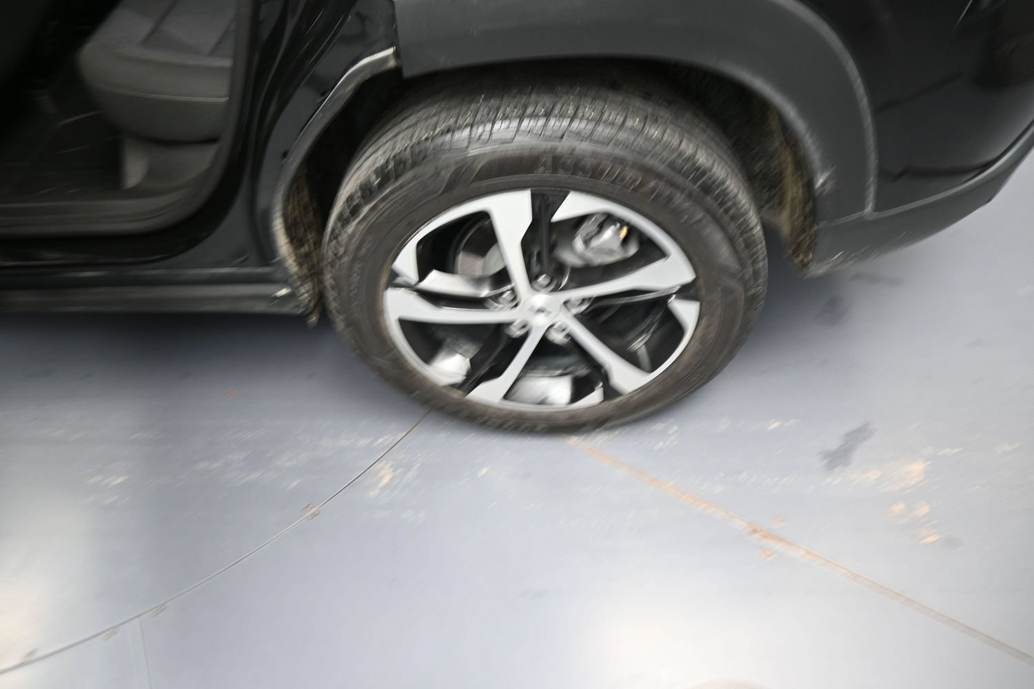 Used 2025 Chevrolet Trax RS FWD image 18