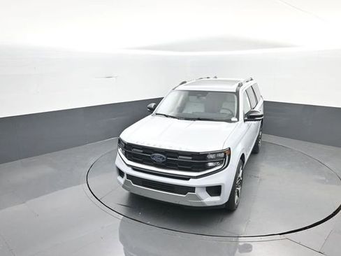 New 2026 Ford Expedition Platinum image 25