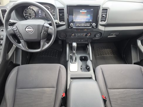 Used 2022 Nissan Frontier SV RWD image 8