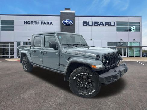 Used 2024 Jeep Gladiator Sport AWD/4WD image 1