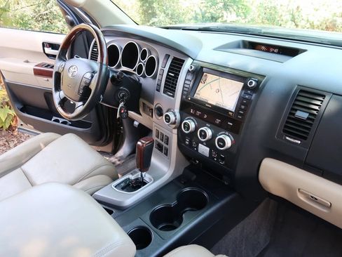 Used 2012 Toyota Sequoia Platinum AWD/4WD image 43