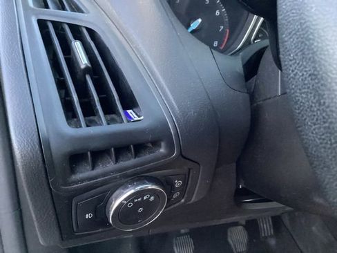 Used 2012 Ford Focus SE FWD image 30