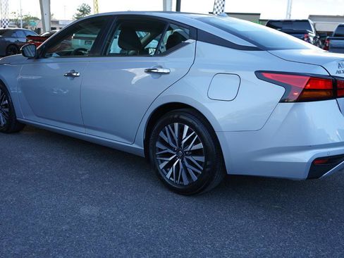 Used 2024 Nissan Altima 2.5 SV FWD image 7