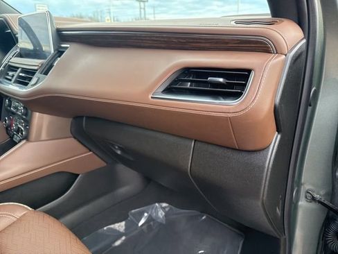 Used 2024 Chevrolet Suburban High Country w/ Advanced Technology Package image 60