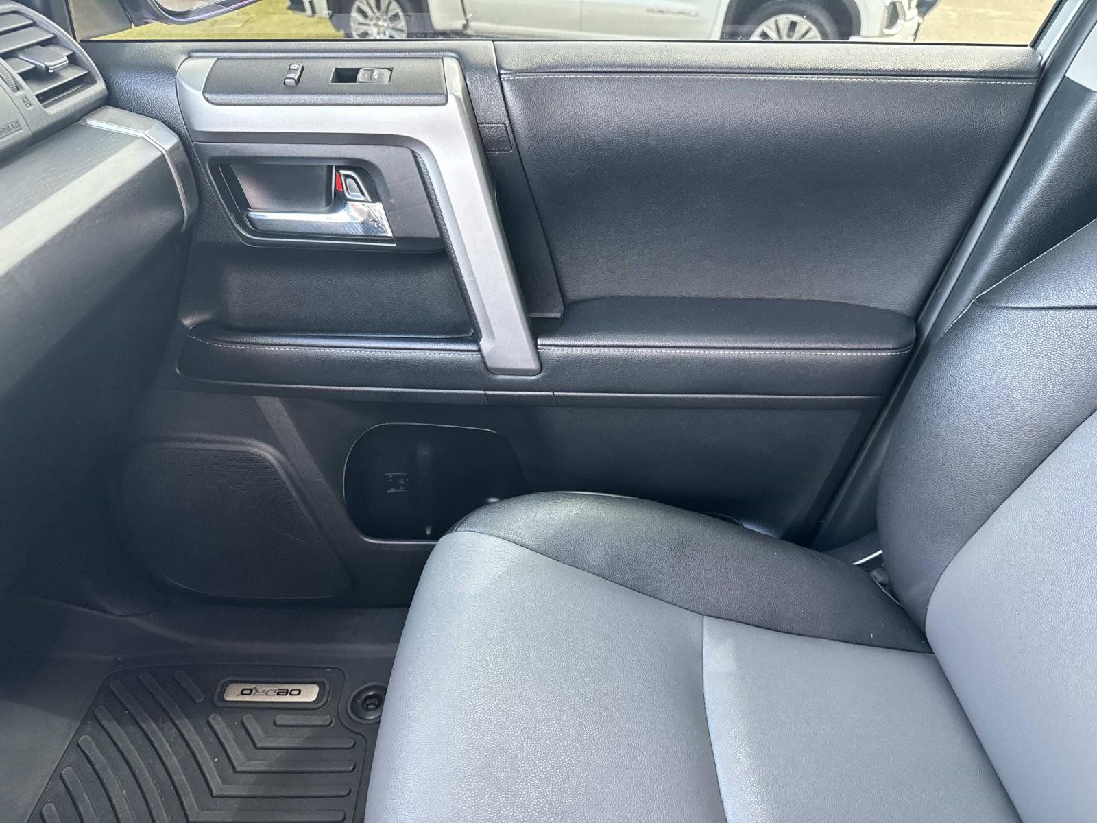 Used 2022 Toyota 4Runner SR5 Premium w/ Moonroof Package AWD/4WD image 28