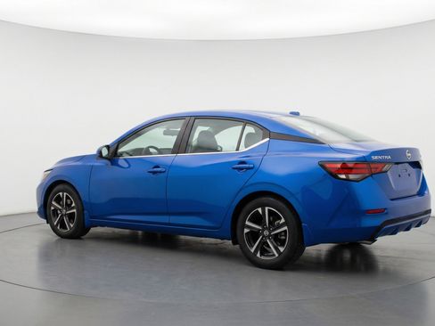 Used 2025 Nissan Sentra SV image 6