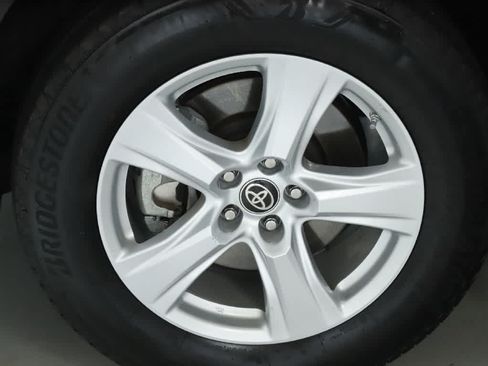 Used 2023 Toyota Highlander L FWD image 37