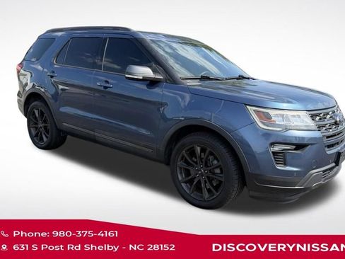 Used 2018 Ford Explorer XLT w/ Equipment Group 202A AWD/4WD image 2