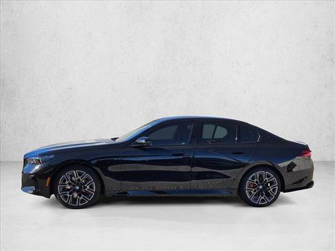 Used 2026 BMW 530i w/ M Sport Package RWD image 5
