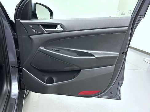 Used 2017 Hyundai Tucson SE w/ SE Popular Package 02 AWD/4WD image 16