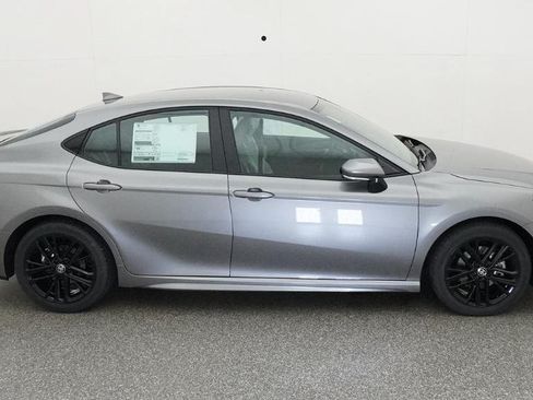 Used 2026 Toyota Camry SE FWD image 38