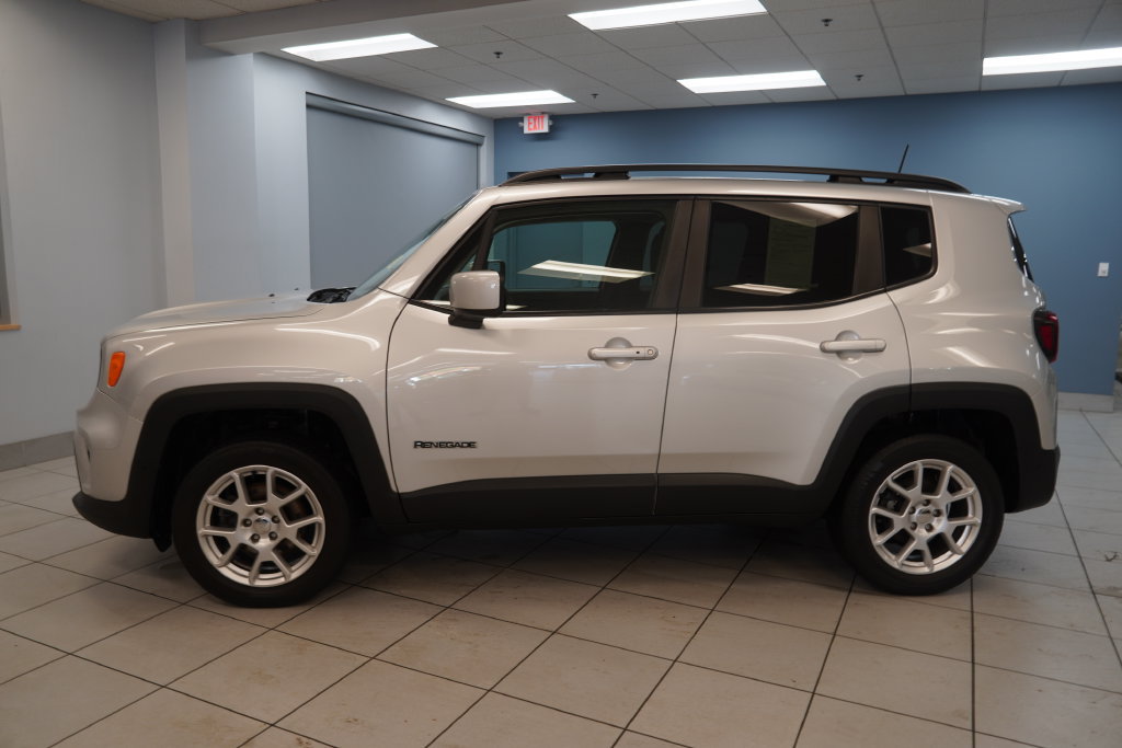 Used 2021 Jeep Renegade Latitude w/ Luxury Group I AWD/4WD image 2