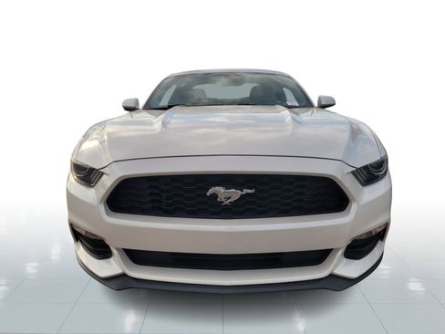 Used 2017 Ford Mustang V6 image 2