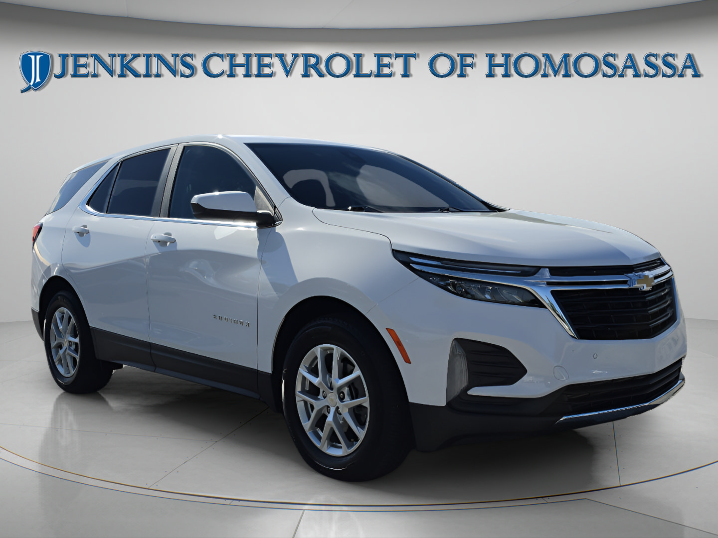 Used 2024 Chevrolet Equinox LT w/ LPO, Cargo Package FWD image 1