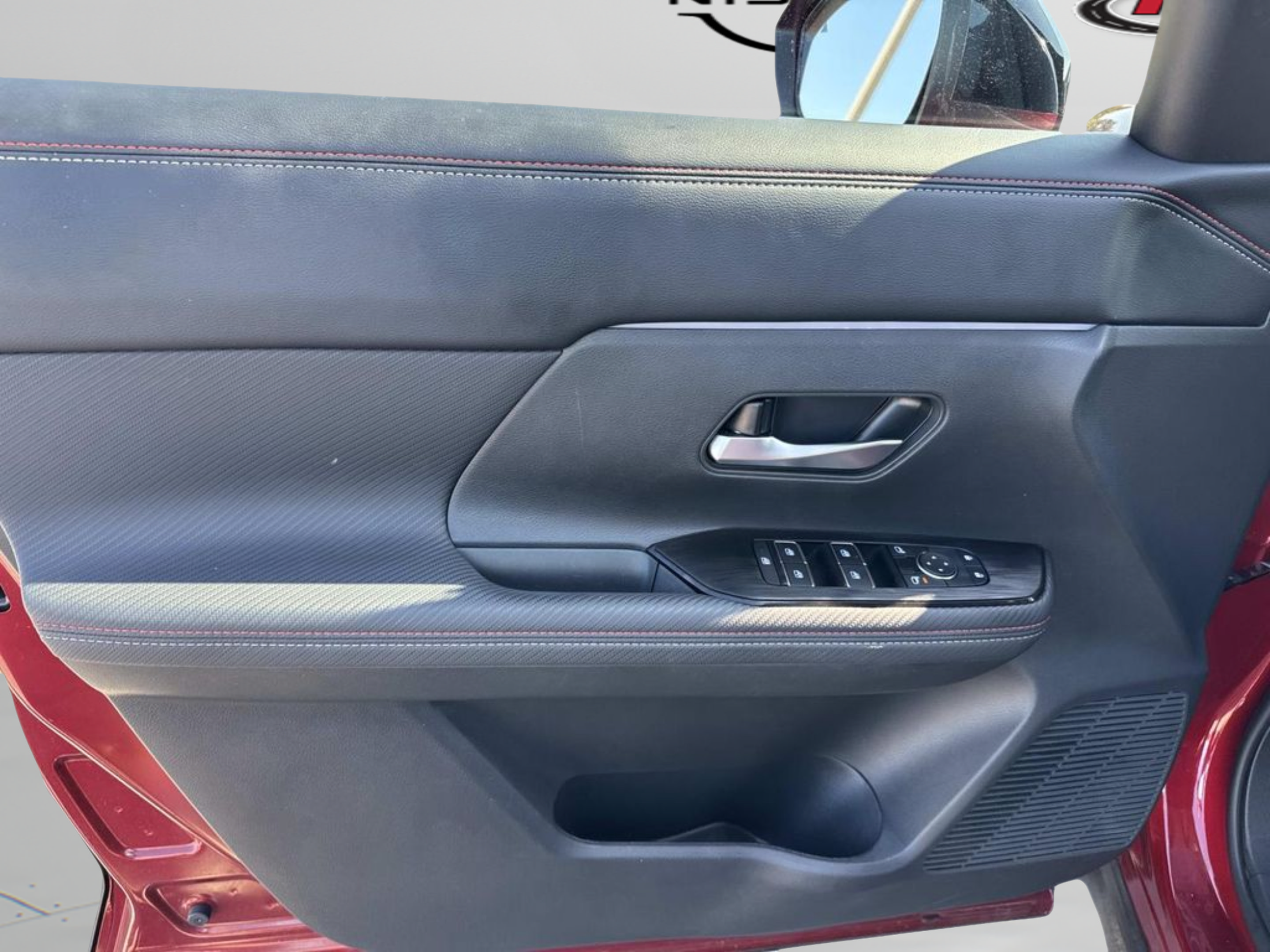 Used 2025 Nissan Kicks SR FWD image 21