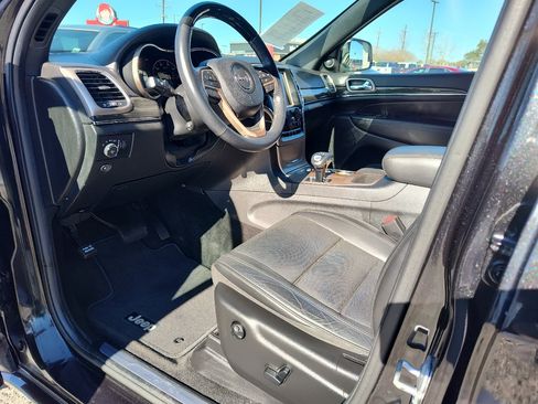 Used 2014 Jeep Grand Cherokee Overland image 2