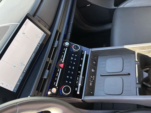 Used 2024 Hyundai Santa Fe Calligraphy image 14