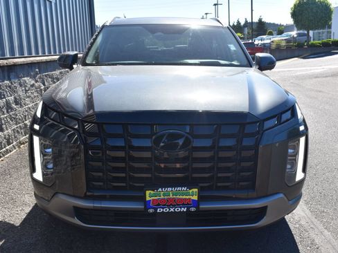 Used 2023 Hyundai Palisade Limited AWD/4WD image 2
