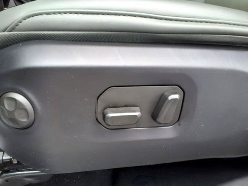 Used 2024 Jeep Gladiator Mojave AWD/4WD image 15