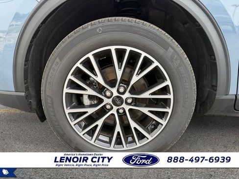 Used 2025 Ford Escape SE w/ PHEV Premium Package FWD image 8