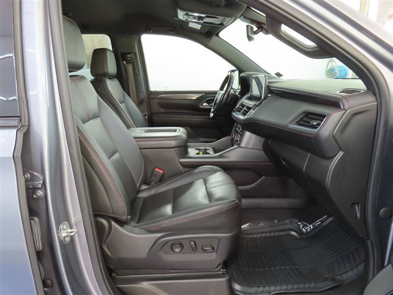 Used 2022 Chevrolet Suburban RST w/ Luxury Package RWD image 38
