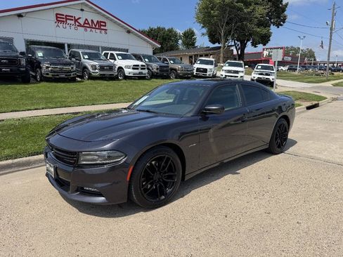 Used 2017 Dodge Charger R/T RWD image 1