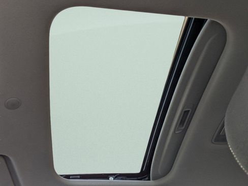 New 2025 Hyundai Venue SEL image 27