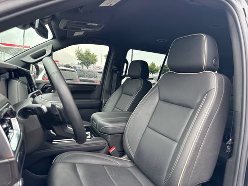 Used 2025 GMC Yukon Elevation AWD/4WD image 14
