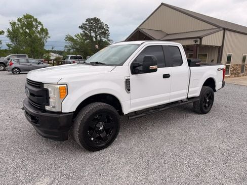Used 2017 Ford F250 XL w/ Power Equipment Group AWD/4WD image 6