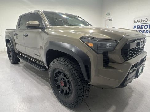 Used 2024 Toyota Tacoma TRD Off-Road w/ TRD Off Road Upgrade Package AWD/4WD image 2