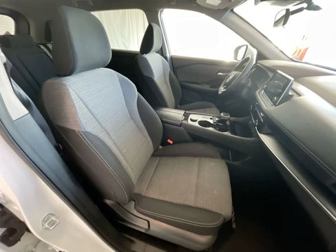 Used 2023 Nissan Rogue SV image 23