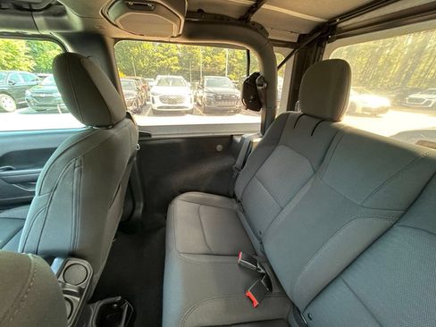 Used 2020 Jeep Wrangler Sport AWD/4WD image 16