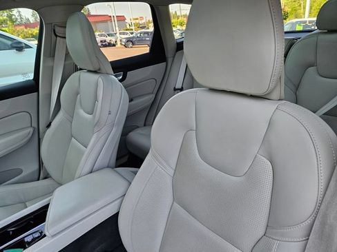 Used 2023 Volvo XC60 T8 Ultimate AWD/4WD image 14