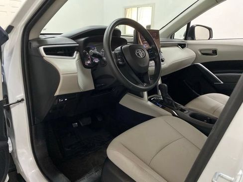 Used 2024 Toyota Corolla Cross L FWD image 17