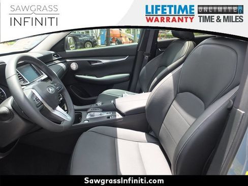Used 2025 INFINITI QX50 Luxe AWD/4WD image 17