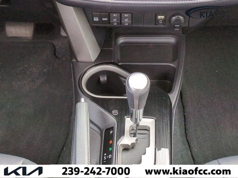 Used 2018 Toyota RAV4 Limited image 19