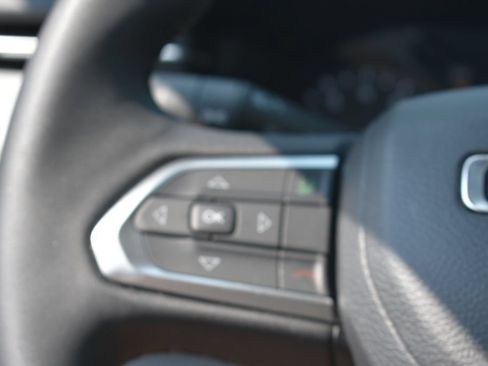 Used 2026 Jeep Compass Limited AWD/4WD image 13
