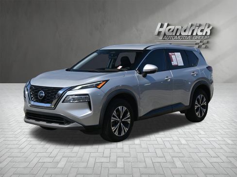 Used 2021 Nissan Rogue SV image 8