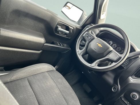 Used 2022 Chevrolet Silverado 1500 Custom image 20