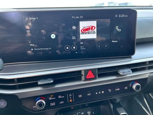 Used 2024 Kia Sorento S image 23