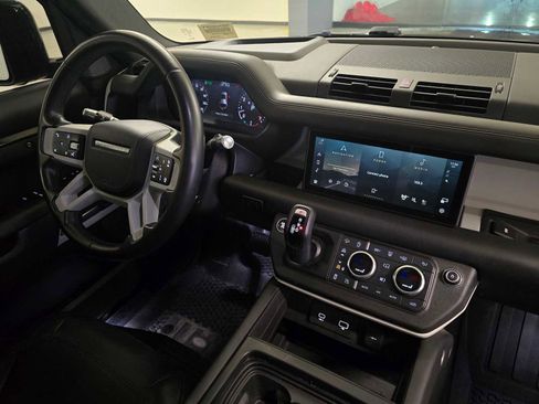 Used 2020 Land Rover Defender 110 HSE image 11