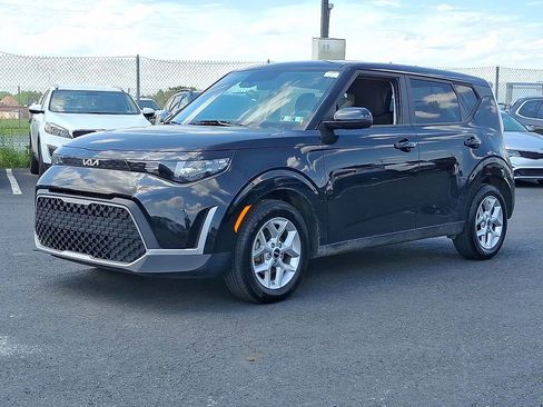 Certified 2024 Kia Soul LX w/ Option Group 015 FWD image 3