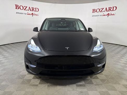 Used 2024 Tesla Model Y Long Range AWD/4WD image 2