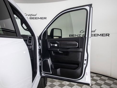 Used 2025 RAM 2500 Laramie w/ Night Edition image 16