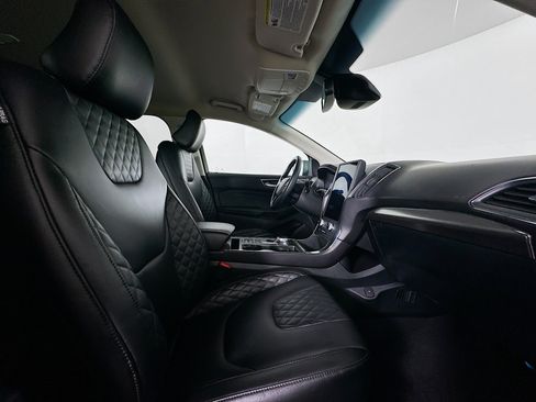 Used 2024 Ford Edge Titanium image 31